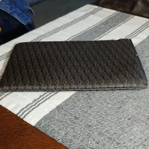 Authentic Yves Saint Laurent Black Designer Clutch Bag - Picture 3 of 14